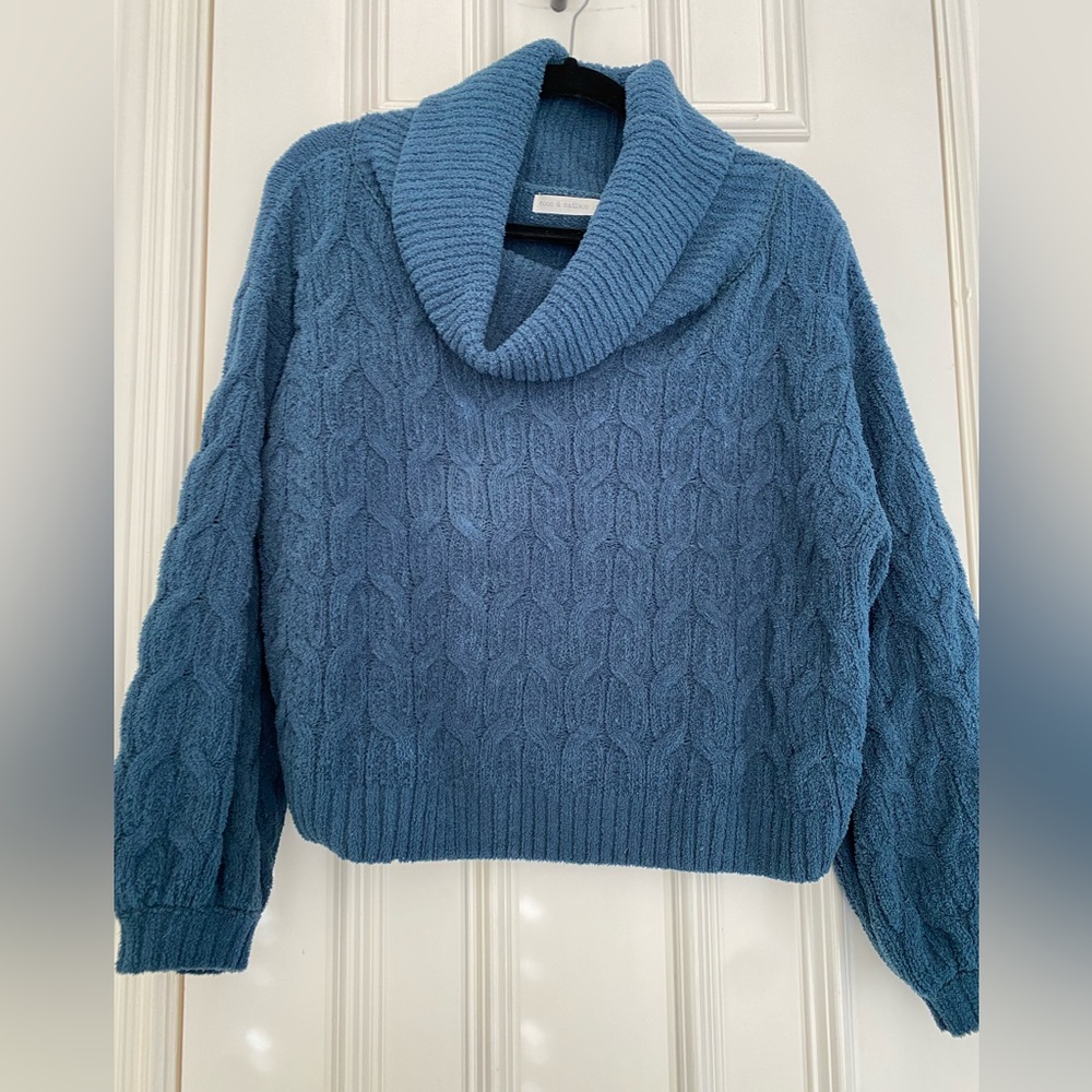 Cozy Deep-Teal Blue Crop Sweater
